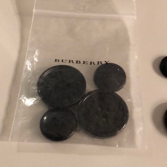 burberry buttons